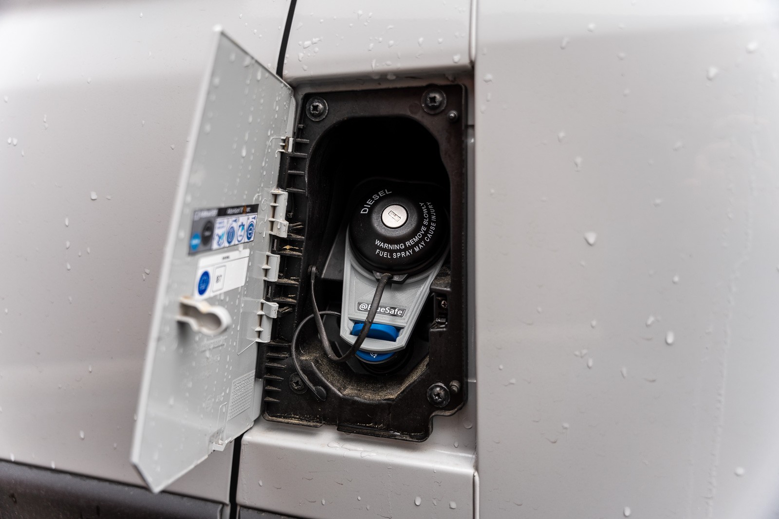 Verschluss Sicherung für AdBlue® Tankdeckel für Fiat Ducato Jumper Boxer
